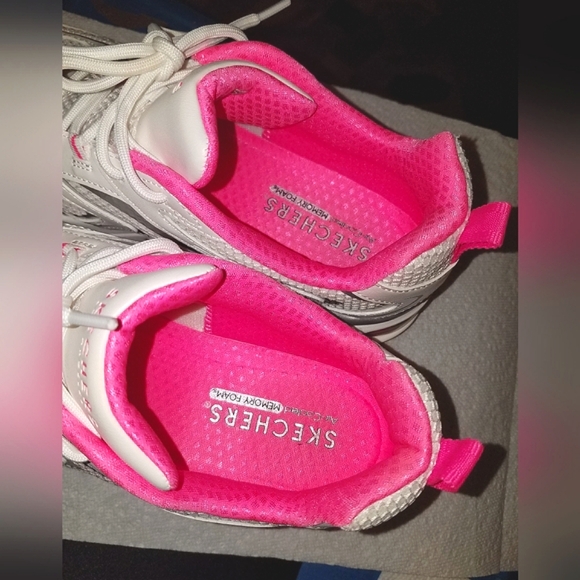 Sketchers Los Angeles - Picture 3 of 8